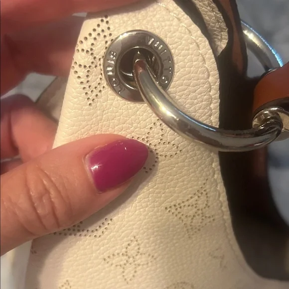 Chic White Monogram Hobo Bag - Picture 5 of 7